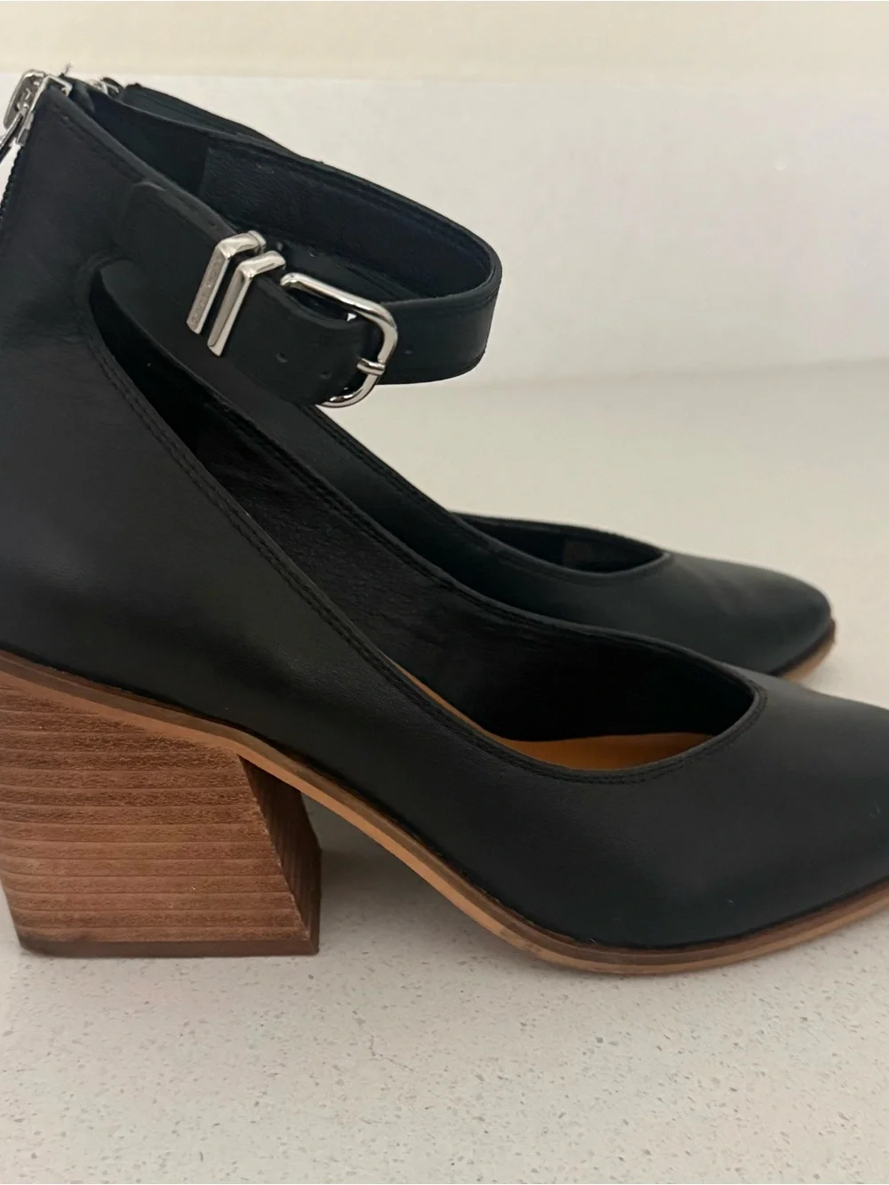 Lucky Brand Black Pointed Ankle-Strap Heels. Genuine Leather